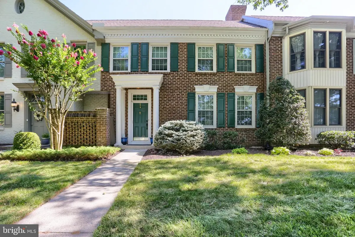 49 Devonshire Sq, Mechanicsburg, PA 17050 - #1