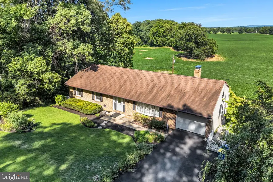 12 Eastwood Dr, Carlisle, PA 17015 - #3