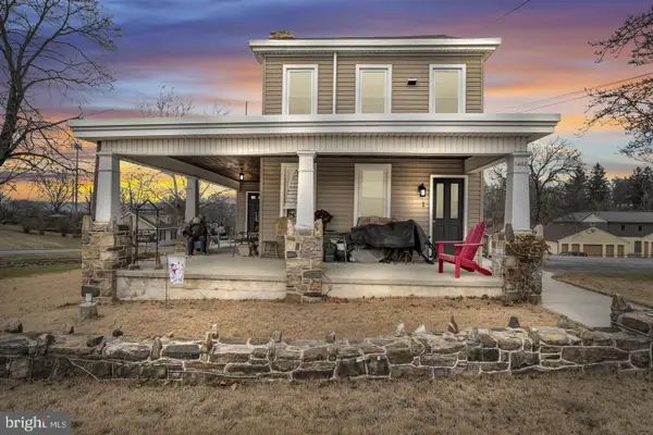 1602 Spring Rd, CARLISLE, PA 17013