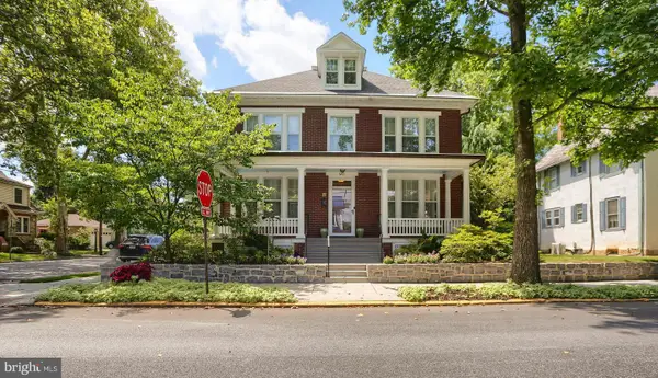 90 E Ridge St, CARLISLE, PA 17013