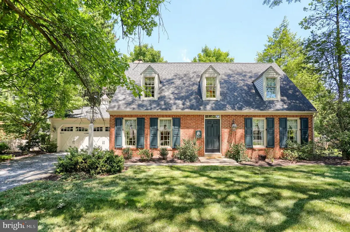 6105 Westover Dr, Mechanicsburg, PA 17050 - #1