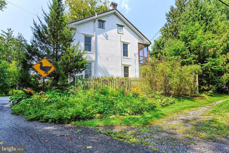 113 Race St, Boiling Springs, PA 17007 - #3