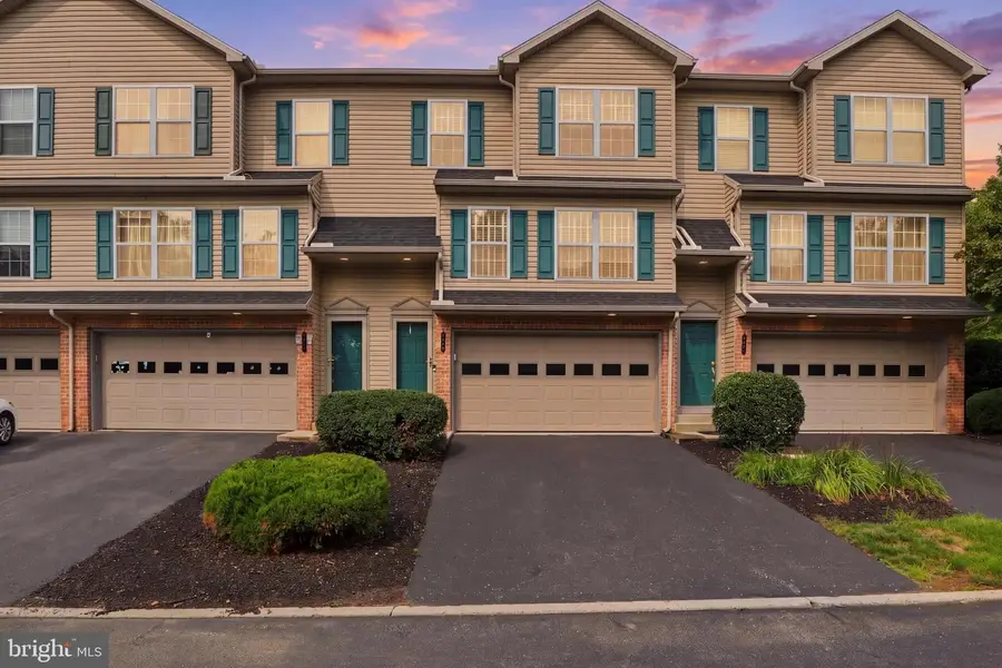 555 Meadow Croft Cir, Mechanicsburg, PA 17055 - #2