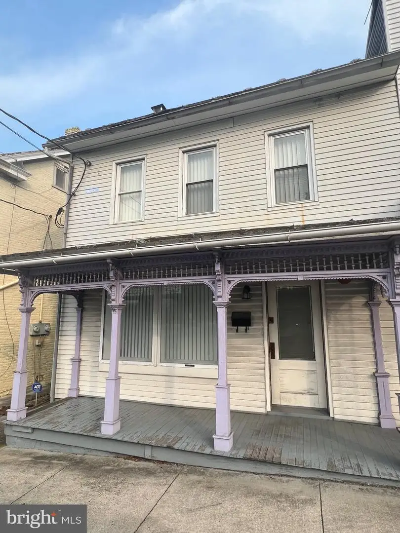 328 E. King St E, Shippensburg, PA 17257 - #1
