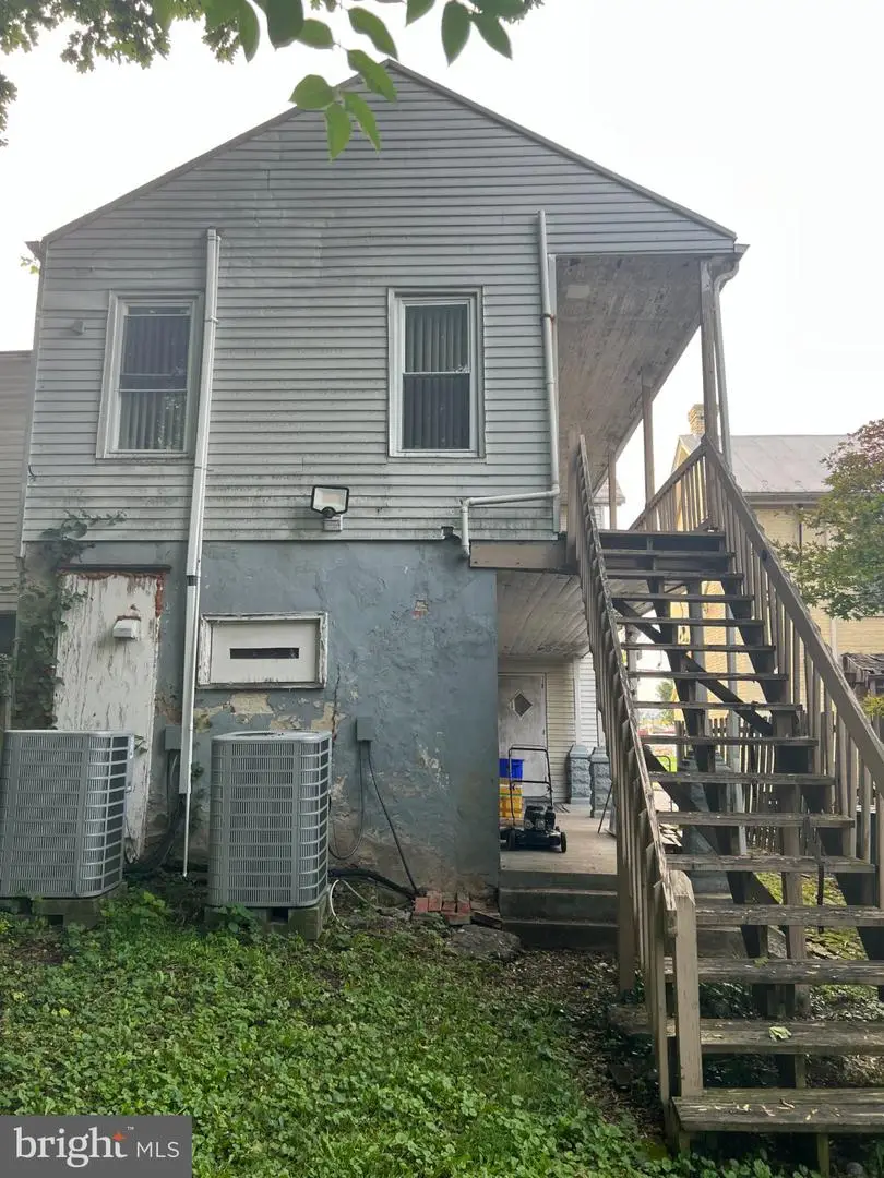 328 E. King St E, Shippensburg, PA 17257 - #2