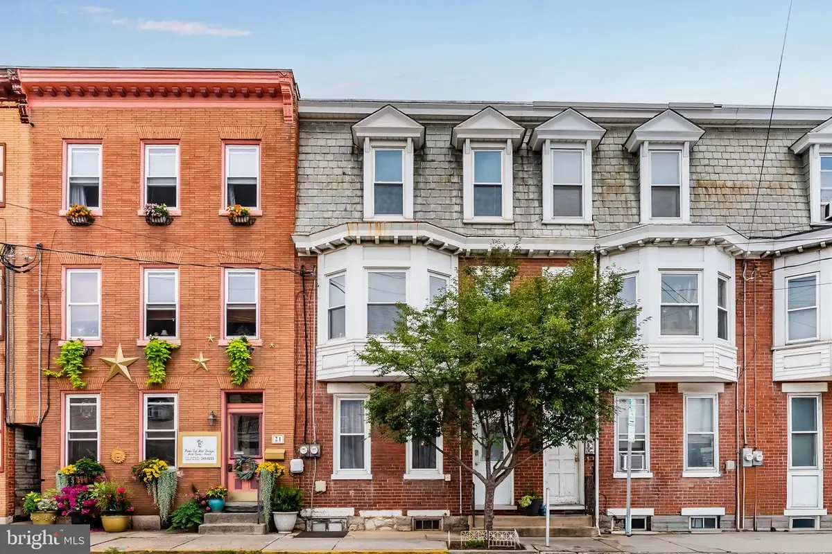 23 E Louther St, Carlisle, PA 17013 - #1