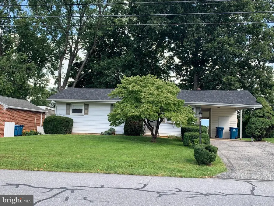 833 W North St, Carlisle, PA 17013 - #2