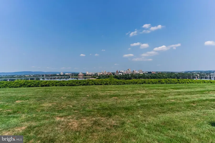 543 Bridgeview Dr, Lemoyne, PA 17043 - #2