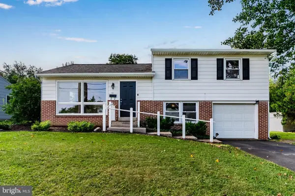 102 E Woodland Dr, MECHANICSBURG, PA 17055