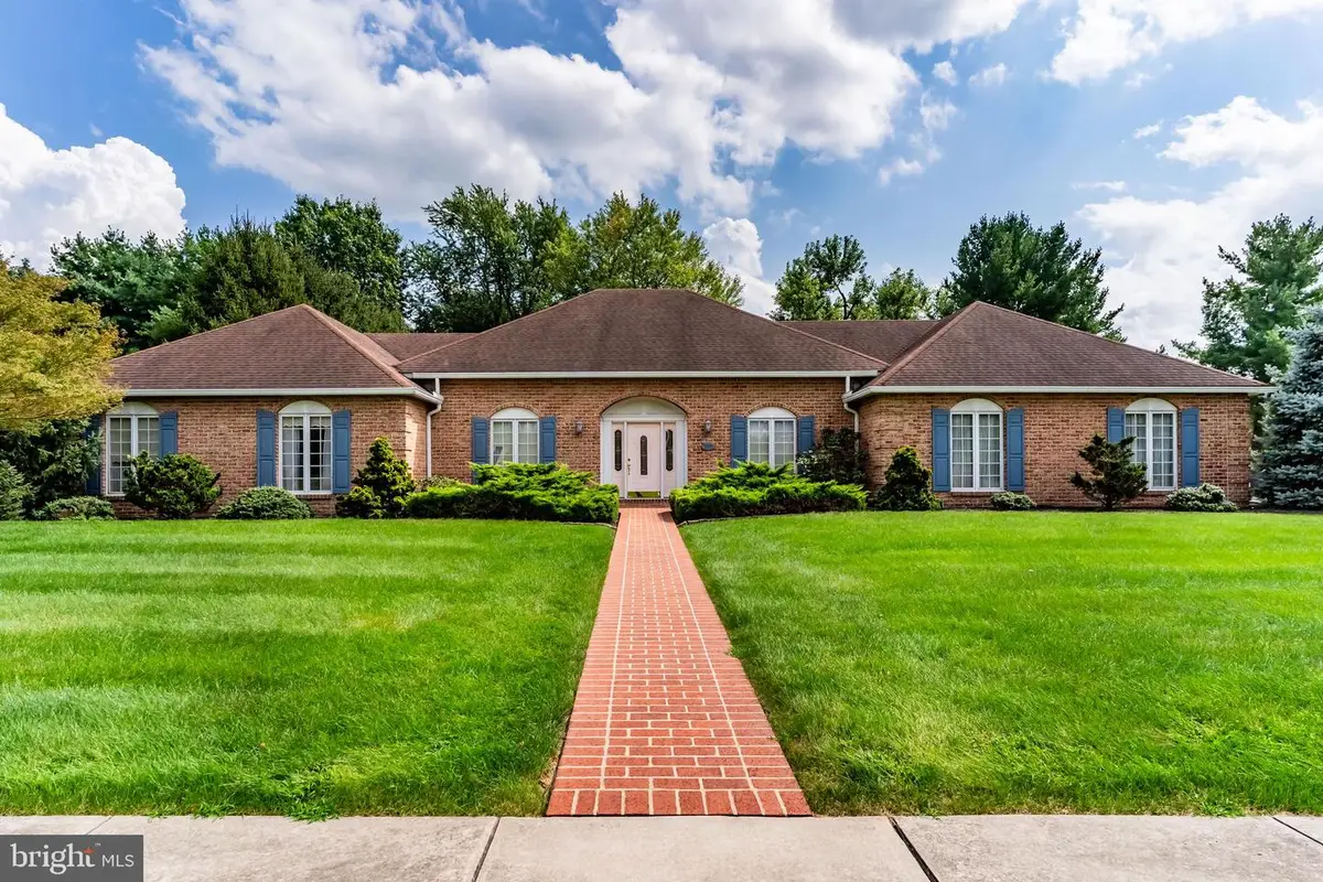 1120 Sherwood Dr, Carlisle, PA 17013 - #1