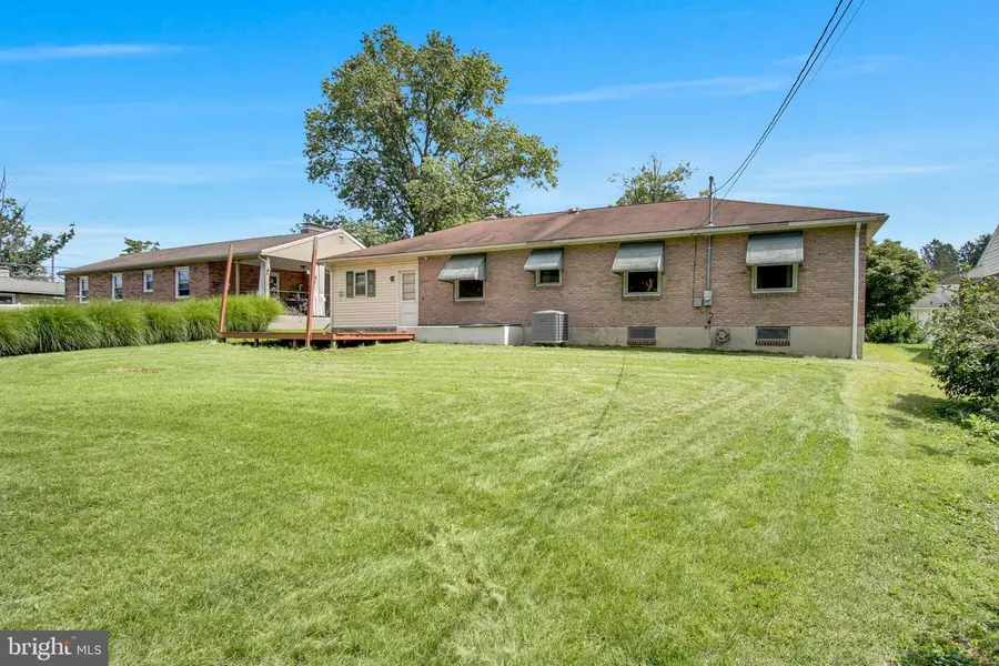 6 Columbia Dr, Camp Hill, PA 17011 - #3