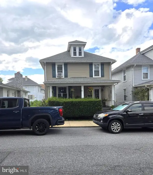 303 Walnut St, SHIPPENSBURG, PA 17257
