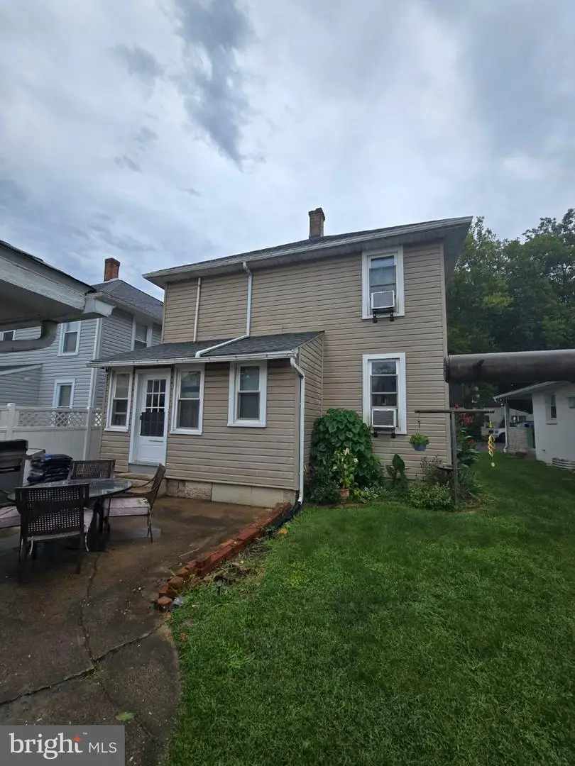 303 Walnut St, Shippensburg, PA 17257 - #3