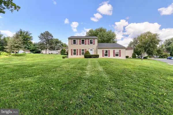2204 Fenwick Ave, MECHANICSBURG, PA 17055