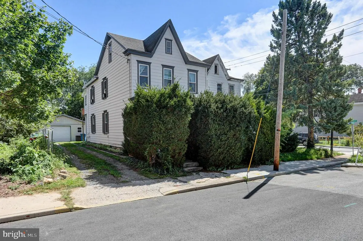 605 West St N, Carlisle, PA 17013 - #1