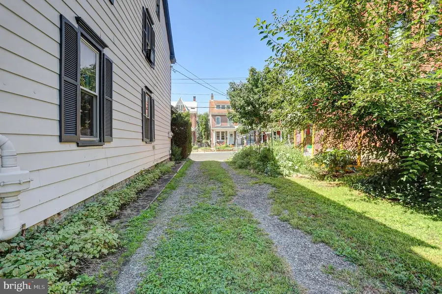 605 West St N, Carlisle, PA 17013 - #2