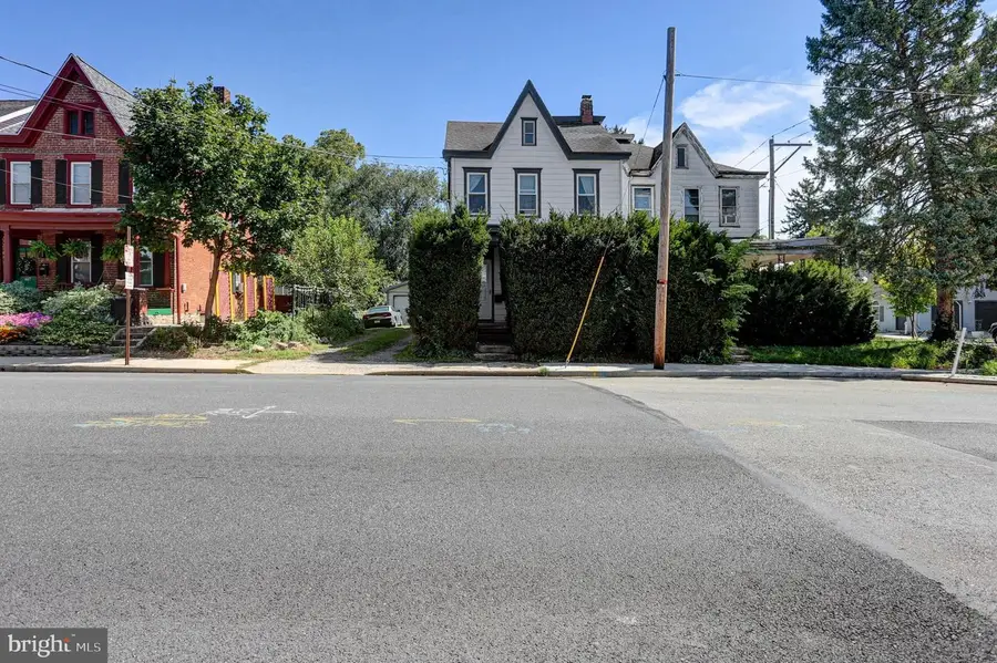 605 West St N, Carlisle, PA 17013 - #3
