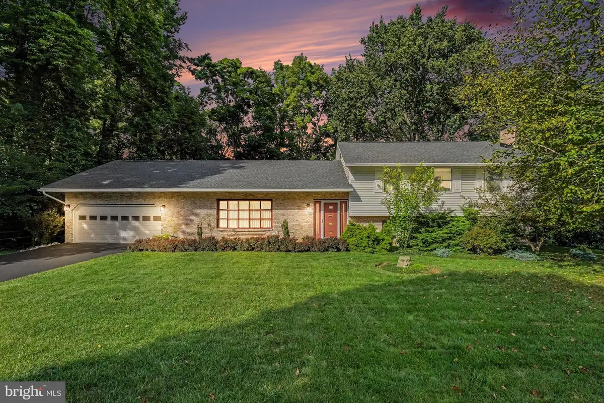 819 Meadow Ln, Camp Hill, PA 17011 - #1
