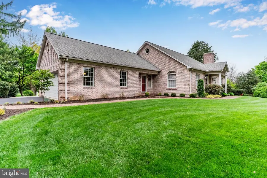 963 Walnut Ln, Carlisle, PA 17013 - #3