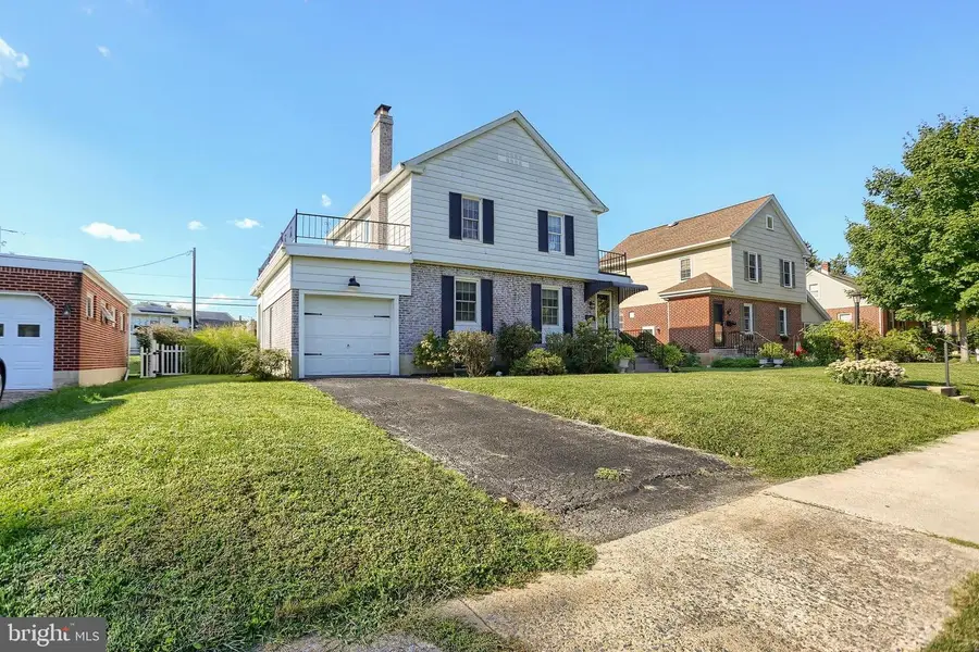 729 Harding St, New Cumberland, PA 17070 - #2