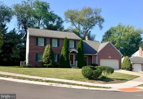 28 Paddock Ln, CAMP HILL, PA 17011