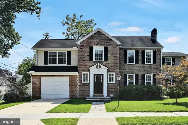 2621 Logan St, CAMP HILL, PA 17011
