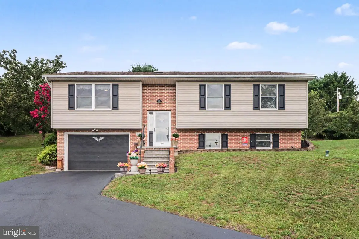 460 Stone Church Rd, Carlisle, PA 17015 - #1