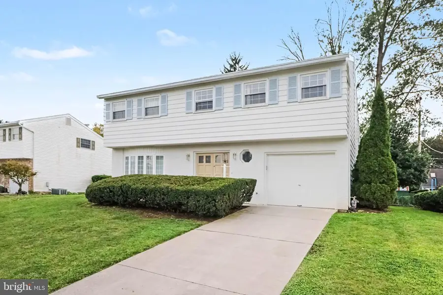 7 Center Dr, Camp Hill, PA 17011 - #3