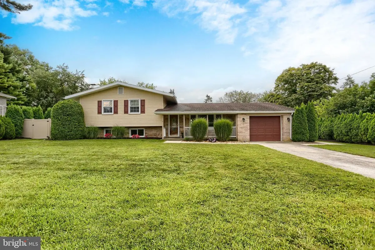 6407 Glenwood St, Mechanicsburg, PA 17050 - #1