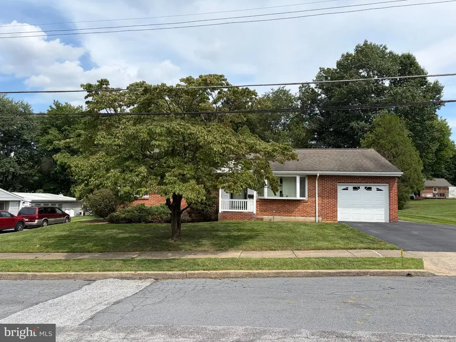 105 Orchard St, Mechanicsburg, PA 17055 - #2