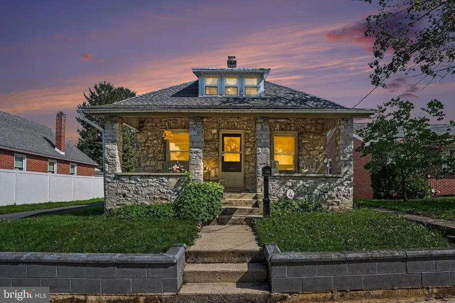 933 N Pitt St, Carlisle, PA 17013 - #2