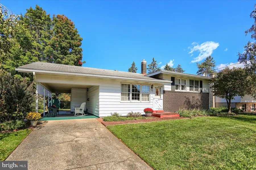 3522 March Dr, Camp Hill, PA 17011 - #2