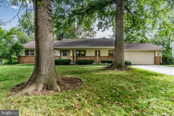 811 Mandy Ln, CAMP HILL, PA 17011
