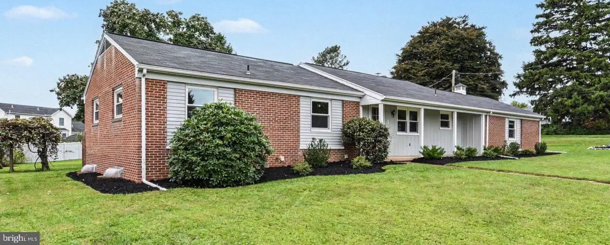 5 Greenway Dr, Mechanicsburg, PA 17055 - #1