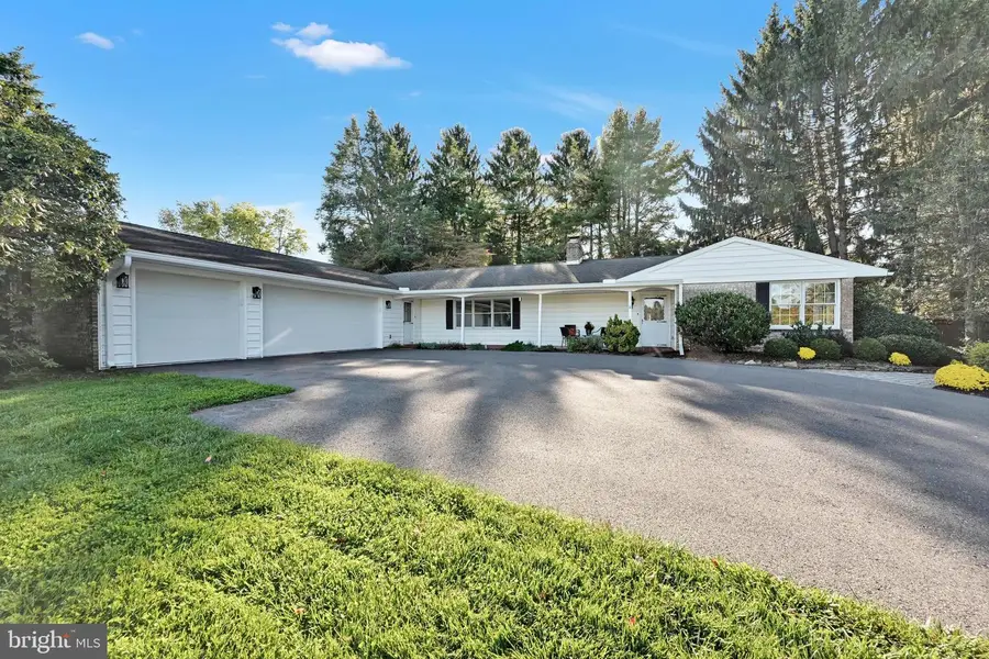 70 Foxcroft Dr, Camp Hill, PA 17011 - #3