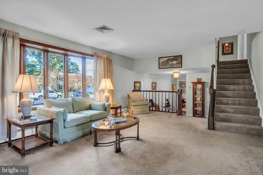 219 Westview Dr, Mechanicsburg, PA 17055 - #2