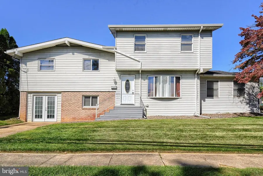 4601 Chestnut Ave, Camp Hill, PA 17011 - #2