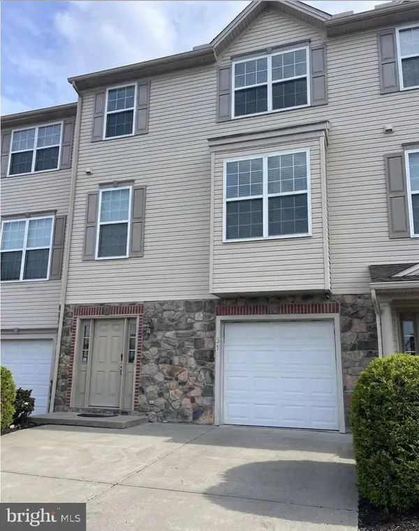 51 Indiana Cir, LEMOYNE, PA 17043