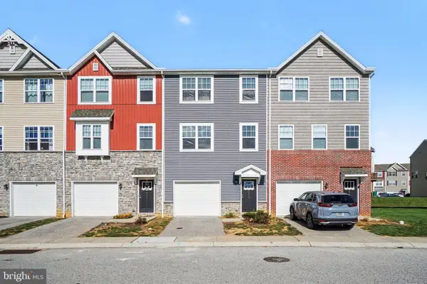 813 Schooner Ln, MECHANICSBURG, PA 17050