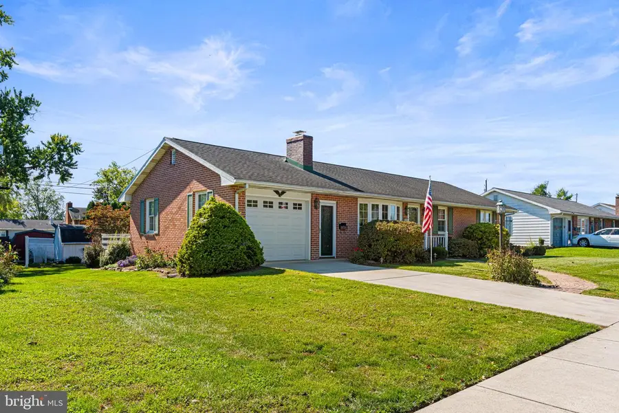 570 F St, Carlisle, PA 17013 - #3