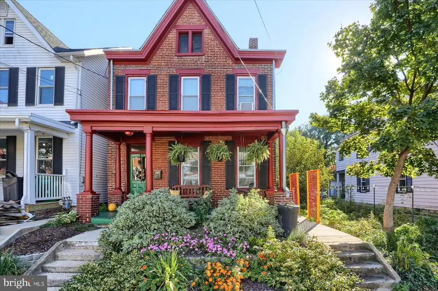 617 N West St, Carlisle, PA 17013 - #2