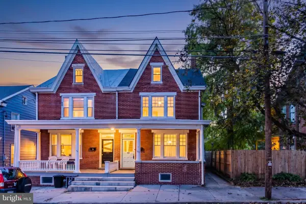 147 N College St, CARLISLE, PA 17013