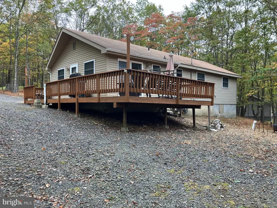 6 Iroquois Rd, Albrightsville, PA 18210 - Image #2