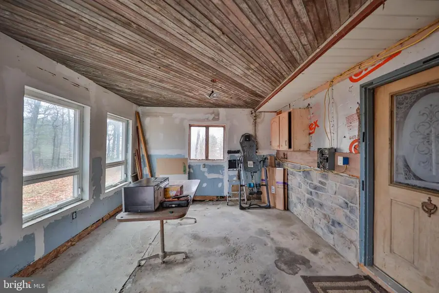 355 Hickory Rd, Palmerton, PA 18071 - Image #3