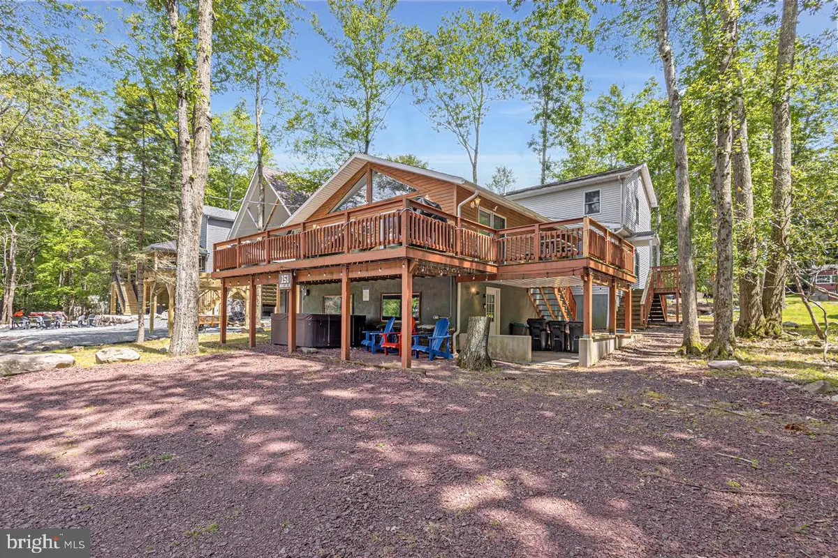 151 S Lake Dr, Lake Harmony, PA 18624 - Image #1