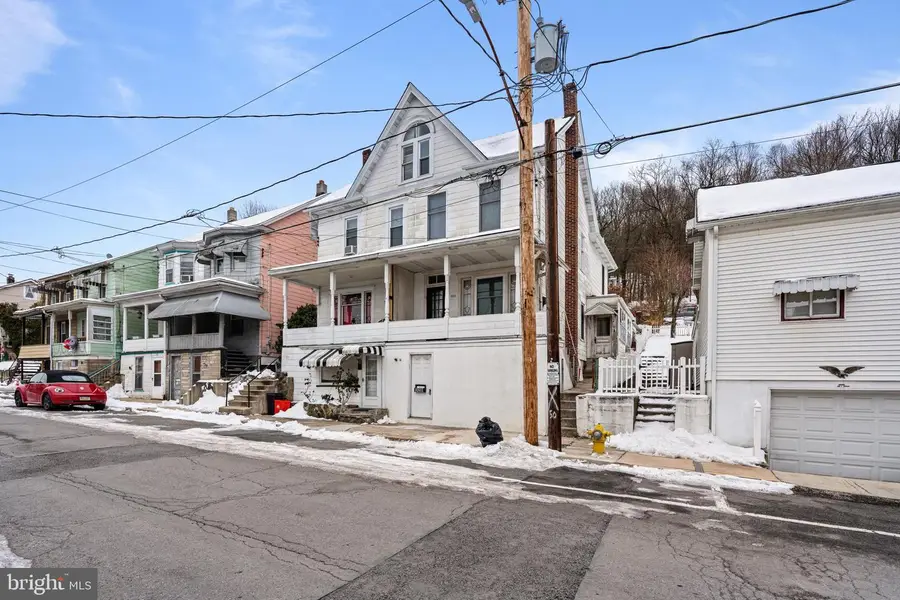 328 W Abbott St, Lansford, PA 18232 - Image #2