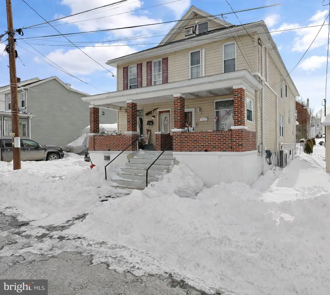 415 W White St, Summit Hill, PA 18250 - #1