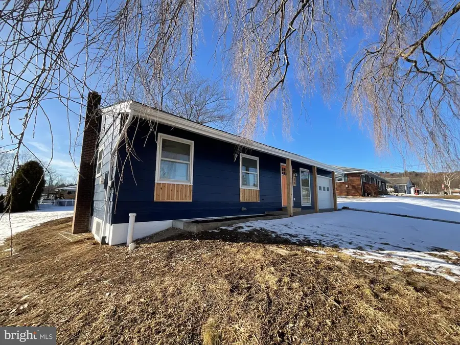 75 Center Rd, Lehighton, PA 18235 - #3