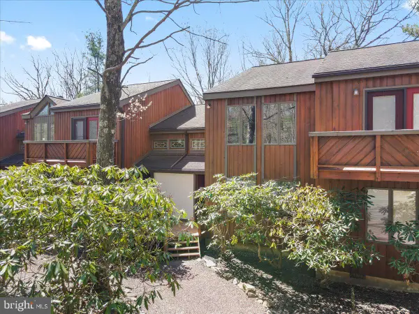 35 Falcon Run, LAKE HARMONY, PA 18624