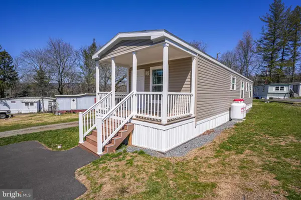 20 Court St, LEHIGHTON, PA 18235